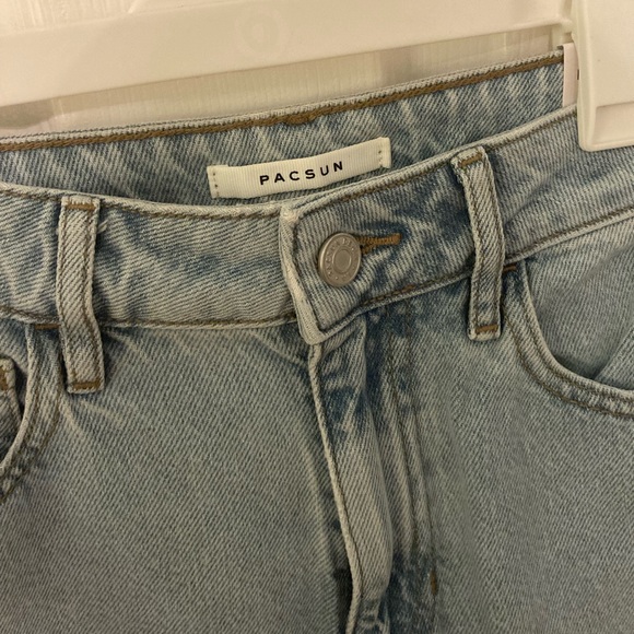 NWT Pacsun High-Rise Mom Jeans in Medium Indigo Light Wash - Picture 6 of 11